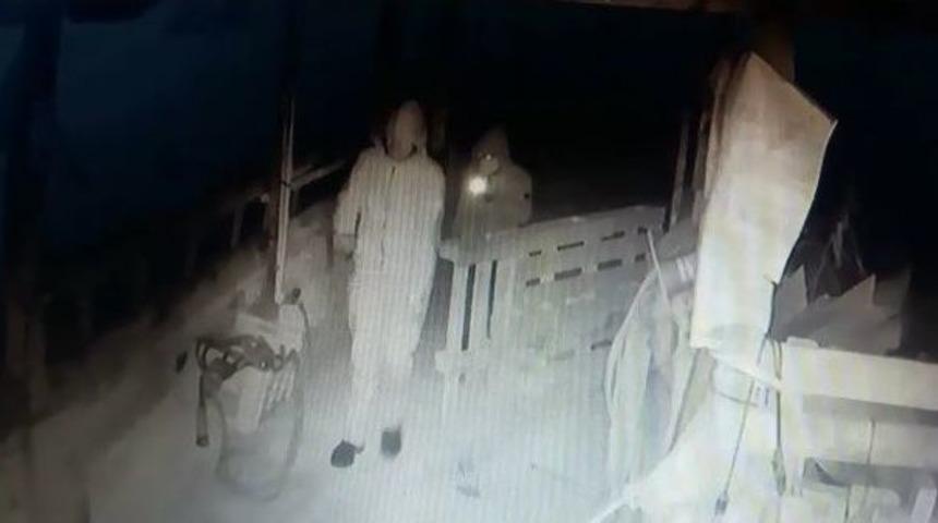 Kar Maskeli Jenerat&ouml;r Hırsızları Kamerada