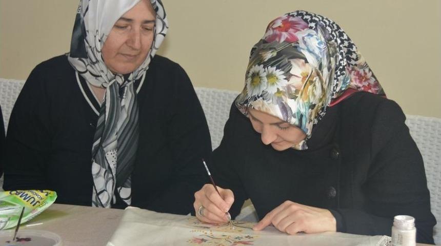 Kocasinan Akademi&rsquo;nin Kursiyerleri Ev Ekonomisine Katkı Sağlıyor