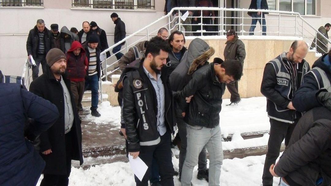 Konya&rsquo;da Uyuşturucu Operasyonu: 20 G&ouml;zaltı