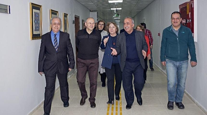 Rekt&ouml;r &Ccedil;omaklı, Enstit&uuml; M&uuml;d&uuml;rleriyle Bir Araya Geldi