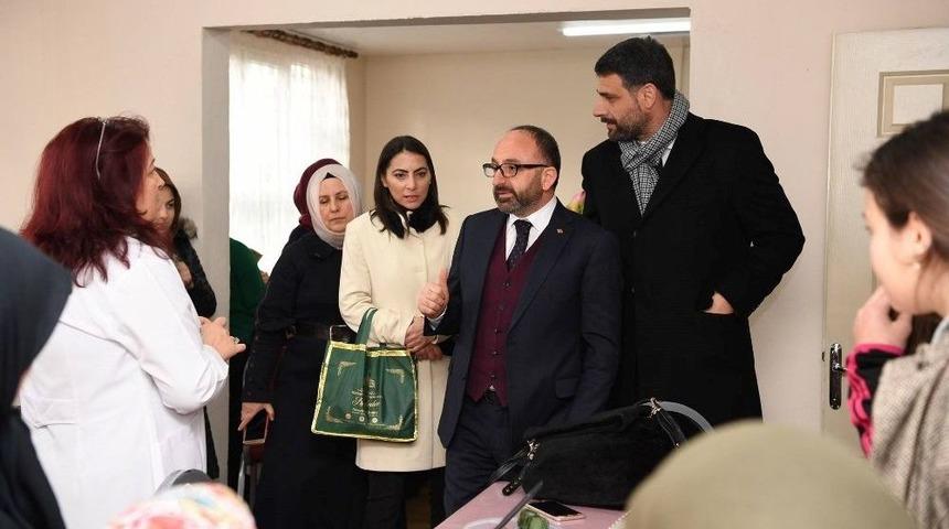 Başkan &Uuml;z&uuml;lmez Suadiye Kar-mek&rsquo;i Ziyaret Etti