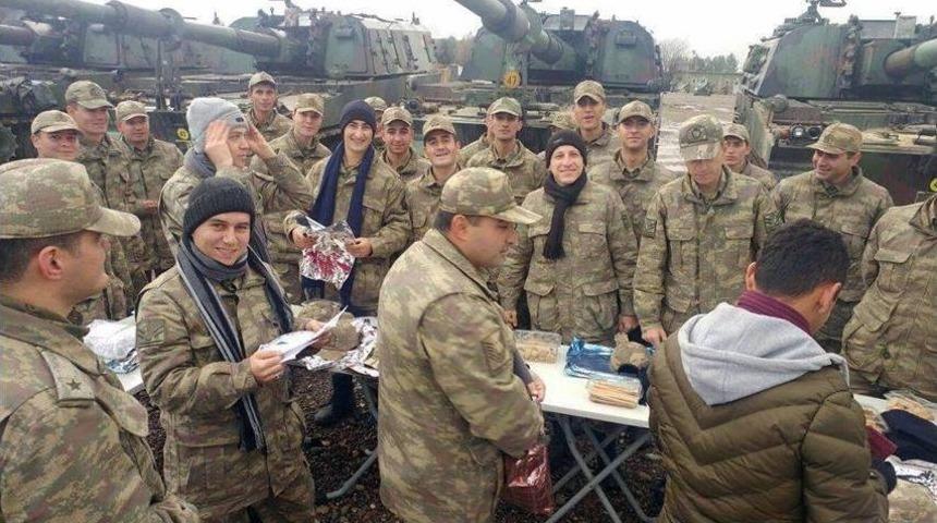 Minik Kalplerden Kahraman Mehmet&ccedil;ik&rsquo;e Duygulandıran Hediye