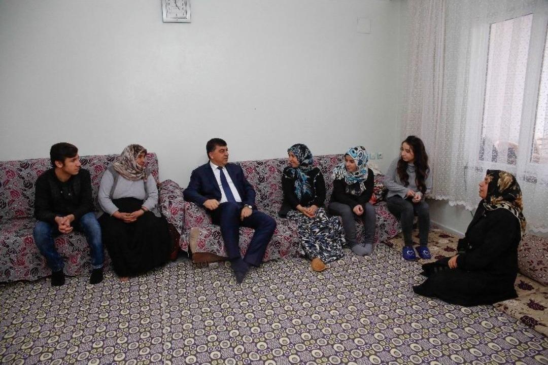 Başkan Fadıloğlu Ev Ziyaretlerini S&uuml;rd&uuml;r&uuml;yor