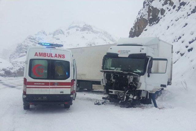 Eleşkirt’te Trafik Kazası: 1 Yaralı