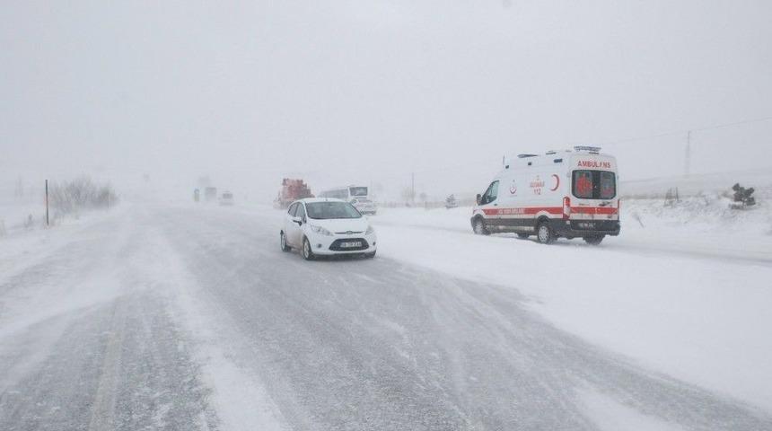 Tokat’ta Tipi Ulaşımda Aksamalara Neden Oldu
