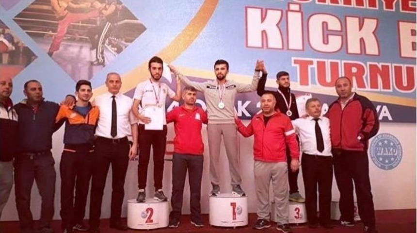 Ağrı&rsquo;da Kick Boks Dalında &Ouml;yk&uuml; &Ccedil;ağla Alıcıaslan Madalya Kazan İlk Sporcu Oldu