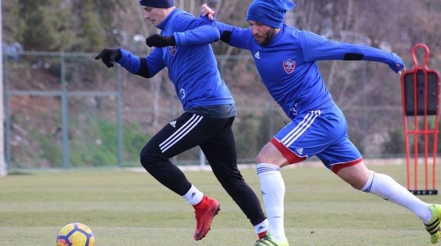 Karab&uuml;kspor, Başakşehir Hazırlıklarını S&uuml;rd&uuml;r&uuml;yor