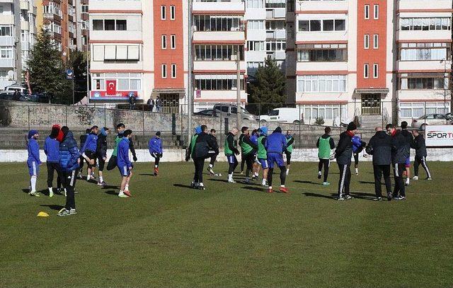 Karabükspor, Başakşehir Hazırlıklarını Sürdürüyor