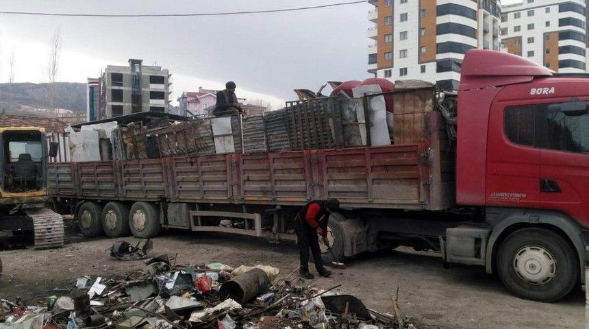 Çalınan Beyaz Eşyalar Preslenmiş Halde Hurdacıdan Çıktı