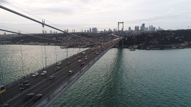 (özel)turkuaz Rengine Bürünen İstanbul Boğazı Hayran Bıraktı