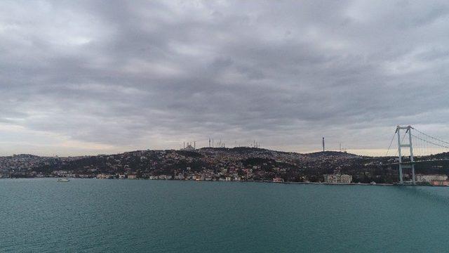 (özel)turkuaz Rengine Bürünen İstanbul Boğazı Hayran Bıraktı