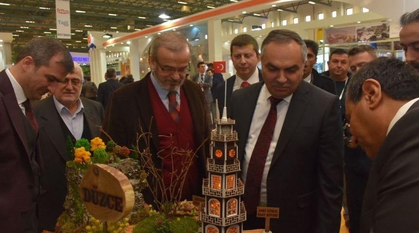 D&uuml;zce Standına Yoğun İlgi