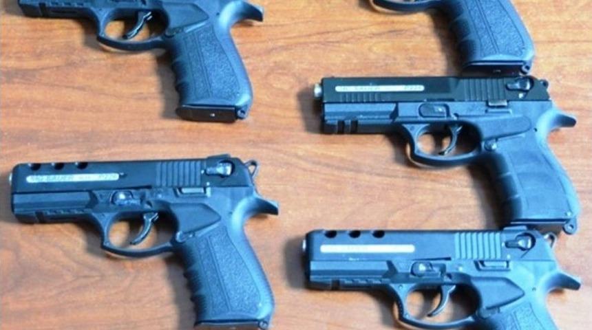 Gizli B&ouml;l&uuml;mlere Sakladığı 5 Silahı Satamadan Yakalandı