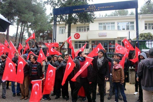 Suriyeliler Afrin’de Gönüllü Asker Olmak Dilekçe Verdi