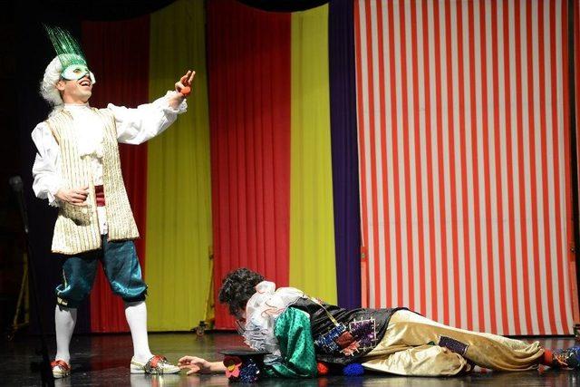 Yıldırımlı Minikler &lsquo;burnunu Kaybeden Palya&ccedil;o&rsquo; İle G&uuml;ld&uuml; 1