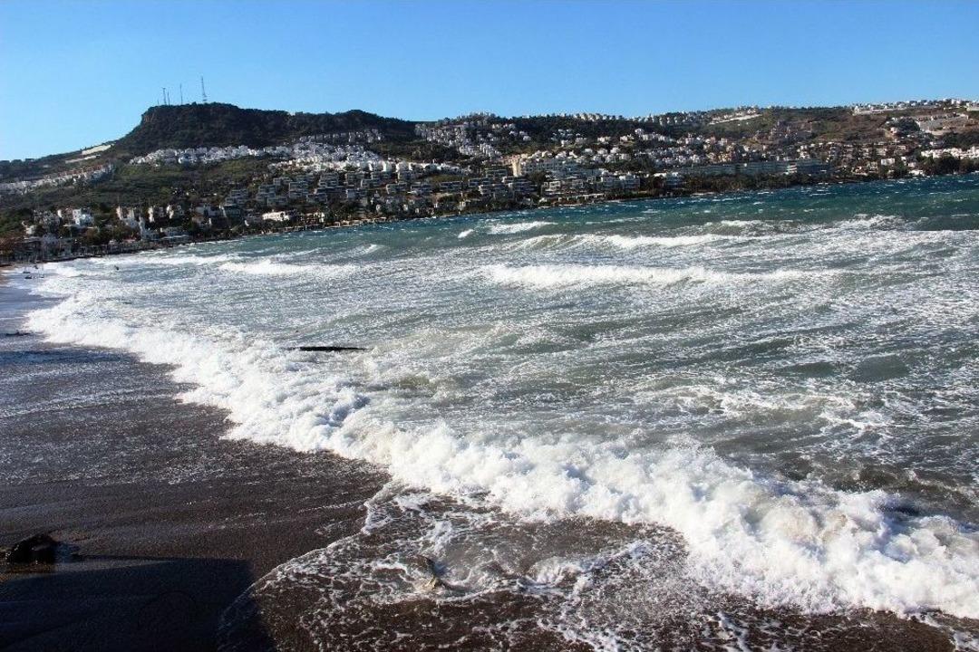 Fırtına Bodrum&rsquo;u Vurdu