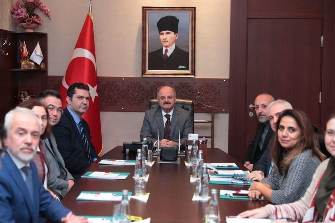 Vali &Ccedil;akacak, İl Sağlık M&uuml;d&uuml;rl&uuml;ğ&uuml; İdarecilerini Kabul Etti