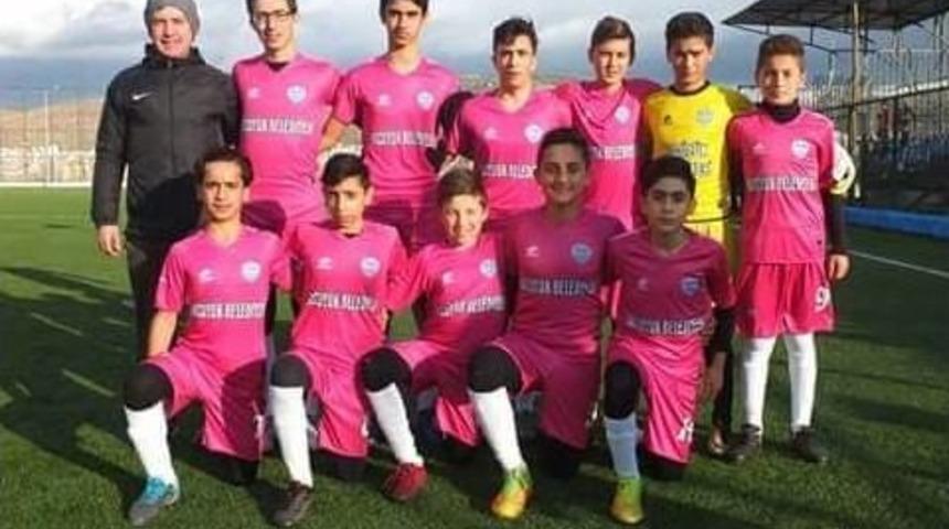 Boz&uuml;y&uuml;k Belediyesi İdman Yurdu Spor Futbol Takımı Şampiyonluk Kupasını Kaldırmaya Hazırlanıyor