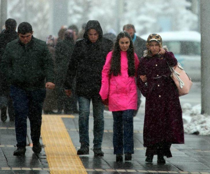 Kayseri’de Kar Yağışı Devam Ediyor G5