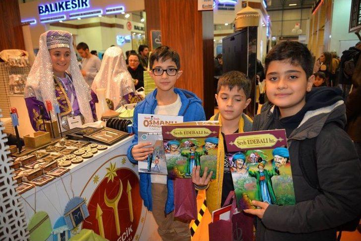 Ertuğrul Gazi Türbesinde Nöbet Tutan Kayı Alpleri Fuara Damgasını Vurdu G4