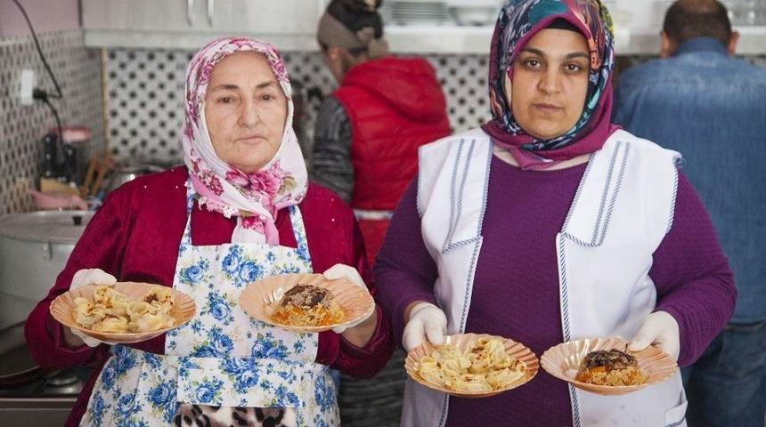 &lsquo;ahıska Sofrası&rsquo; Ahlat&rsquo;ın Zengin K&uuml;lt&uuml;r&uuml;ne Renk Kattı
