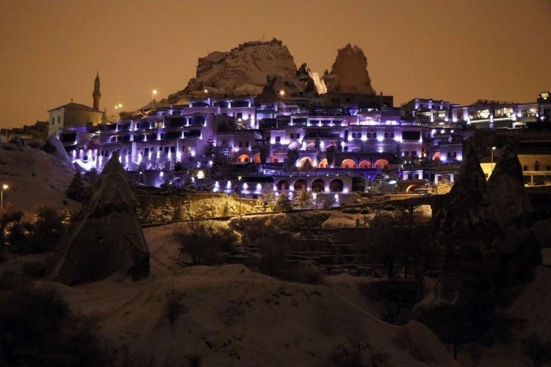 Karlarla Kaplı Peribacaları B&uuml;y&uuml;ledi