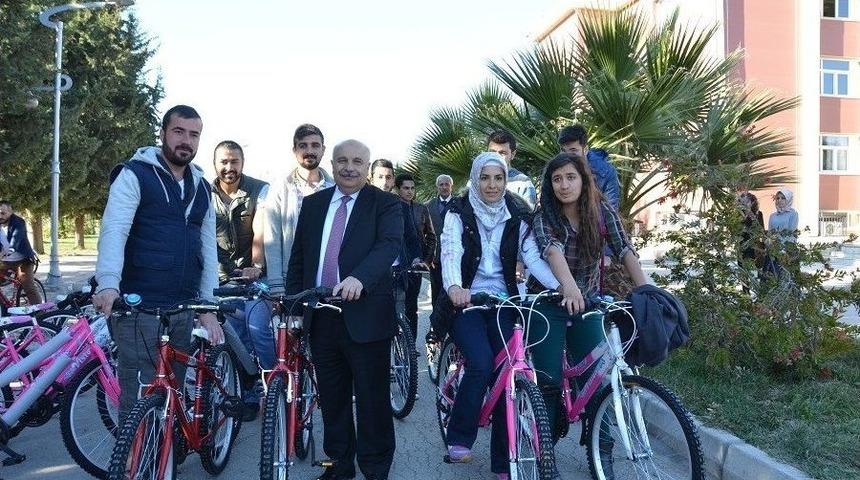 2017 Yılında 3 Bin 581 &Uuml;niversite &Ouml;ğrencisi Bisikletlerden Faydalandı