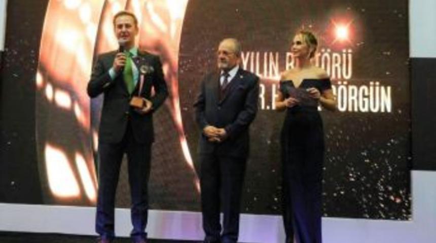 G&ouml;rg&uuml;n &rsquo;yılın Rekt&ouml;r&uuml;&rsquo; &Ouml;d&uuml;l&uuml;n&uuml; Aldı