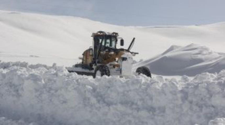 Hakkari&rsquo;de 16 K&ouml;y İle 37 Mezra Yolu Kapandı