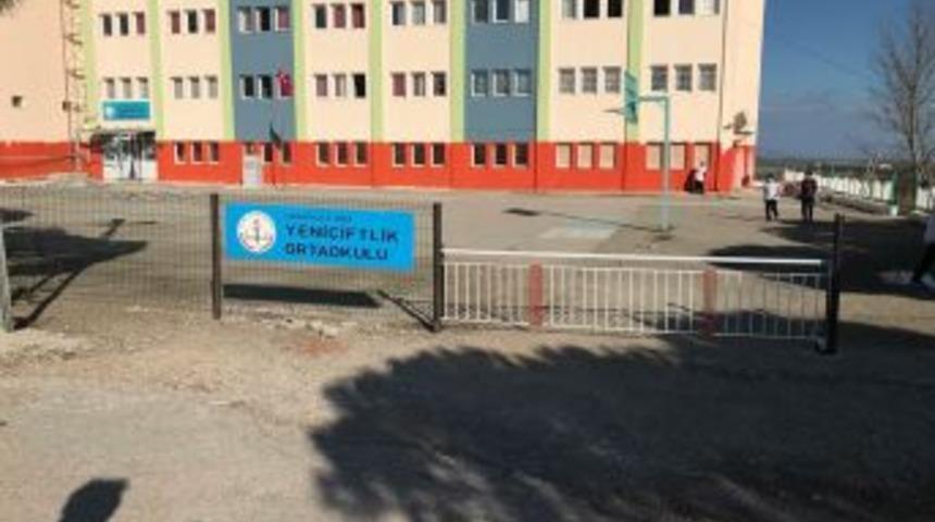 Yeni&ccedil;iftlik Ortaokulunun Projesi Kabul Edildi
