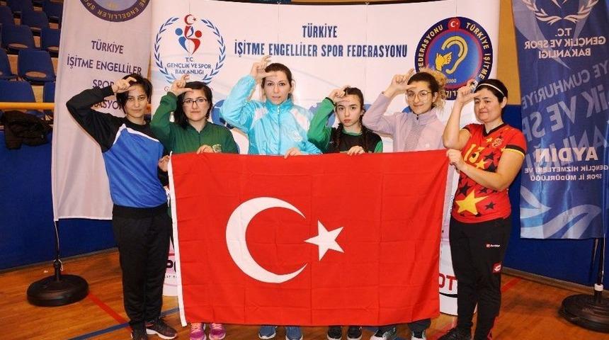 İşitme Engelli Sporculardan Mehmet&ccedil;ik&rsquo;e Anlamlı Destek