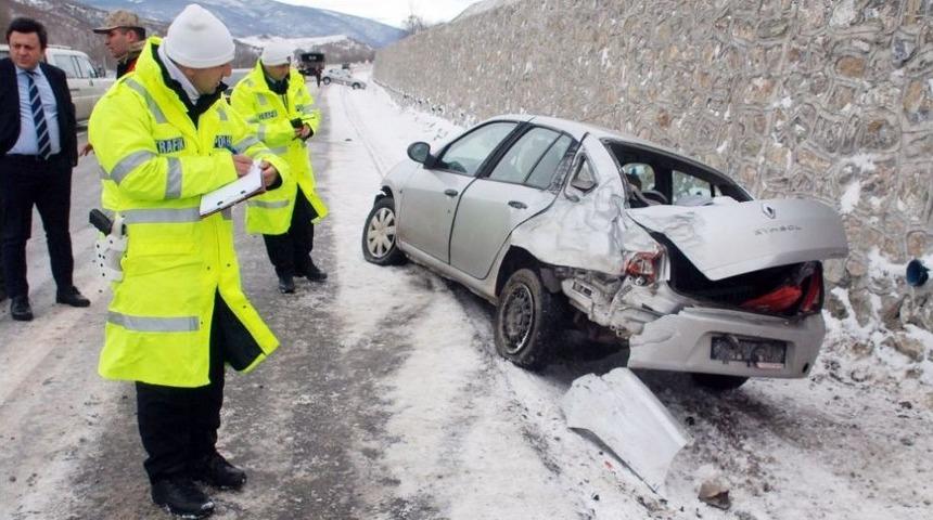 Tokat&rsquo;ta Buzlanma Kazalara Yol A&ccedil;tı: 5 Yaralı