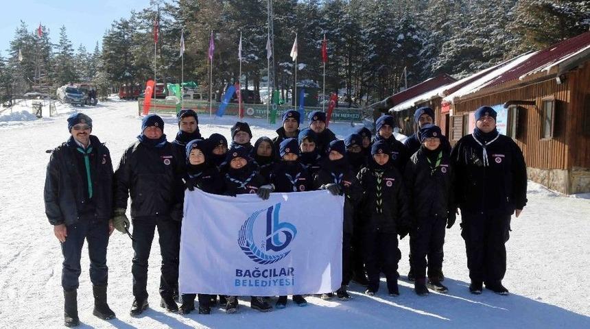 İzciler Kış Kampında Zorlu Şartlarda Yaşamayı &Ouml;ğreniyorlar