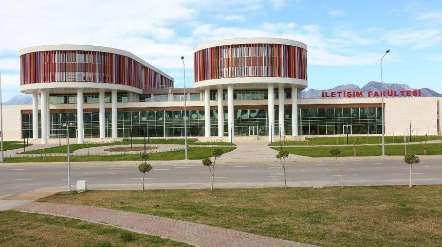 A&uuml; İletişim Fak&uuml;ltesi Eğitimleri Yeni Binada