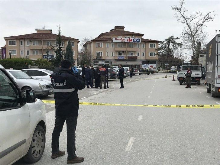 Adalet Sarayı Önünde Silahlı Çatışma: 4 Yaralı G1