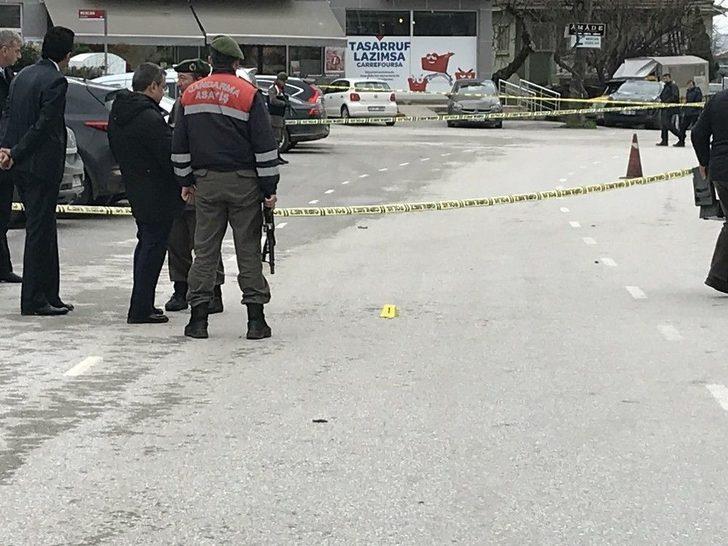 Adalet Sarayı Önünde Silahlı Çatışma: 4 Yaralı G2