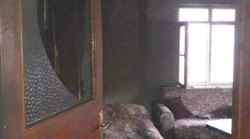 Bilecik&rsquo;te Ev Yangını, 2 Kişi Yaralandı