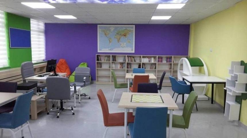 Cumhuriyet İlkokuluna Z-k&uuml;t&uuml;phane