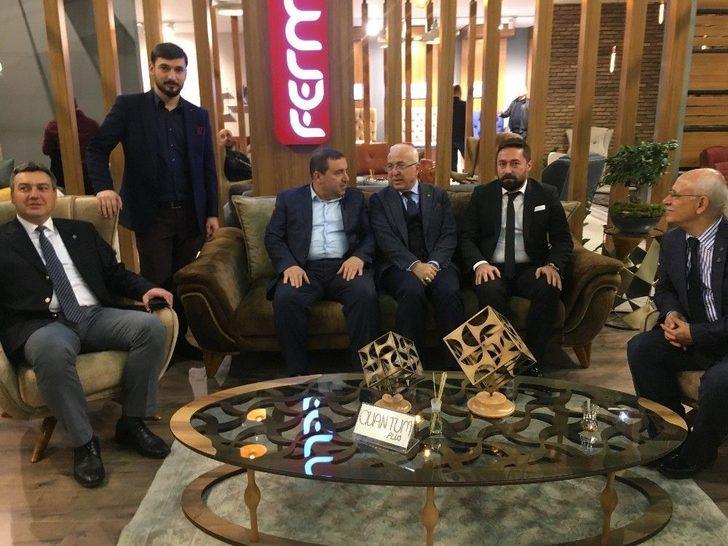 Kto Yönetim Kurulu Başkanı Mahmut Hiçyılmaz, İstanbul Mobilya Fuarı’nı Ziyaret Etti G4