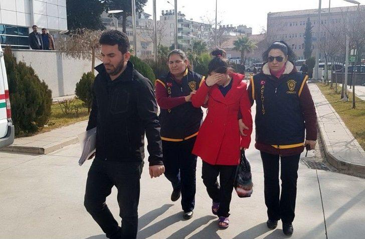 Vicdansız Anne Kızını Elbiseyle Boğmaya Çalıştı G2