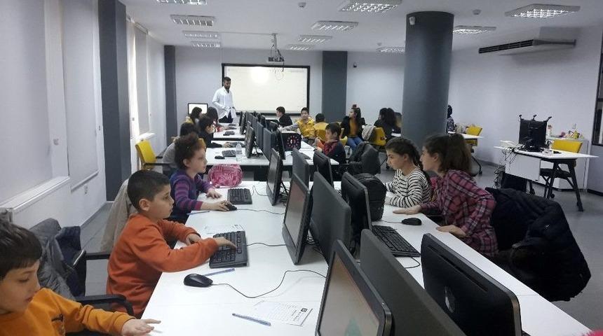 Kartepeli &Ouml;ğrenciler, 3d Yazıcı Kullanımını &Ouml;ğrendiler