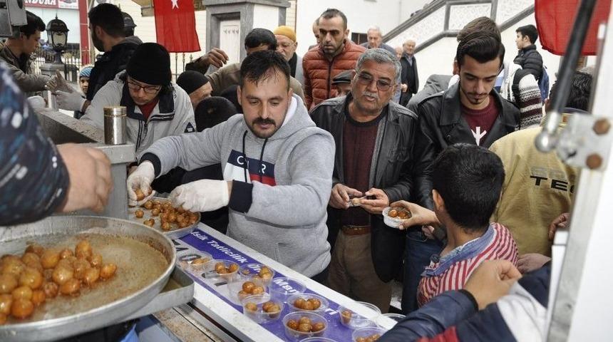 Mehmet&ccedil;iğe Ve Şehitlere Tatlılı Dualı Destek