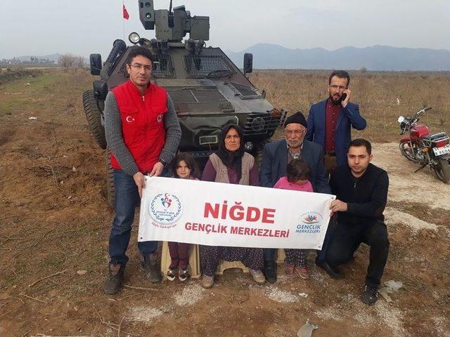 Niğde Gençlik Merkezi Afrin Harekatındaki Askerlere Kurutulmuş Meyve Ve Elma Gönderdi