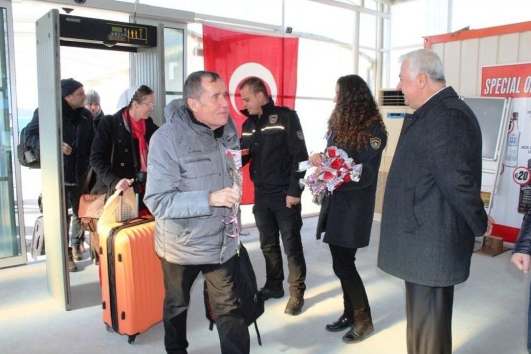 &rsquo;26 Ocak D&uuml;nya G&uuml;mr&uuml;k G&uuml;n&uuml;&rsquo; Ayvalık&rsquo;ta T&ouml;renle Kutlandı