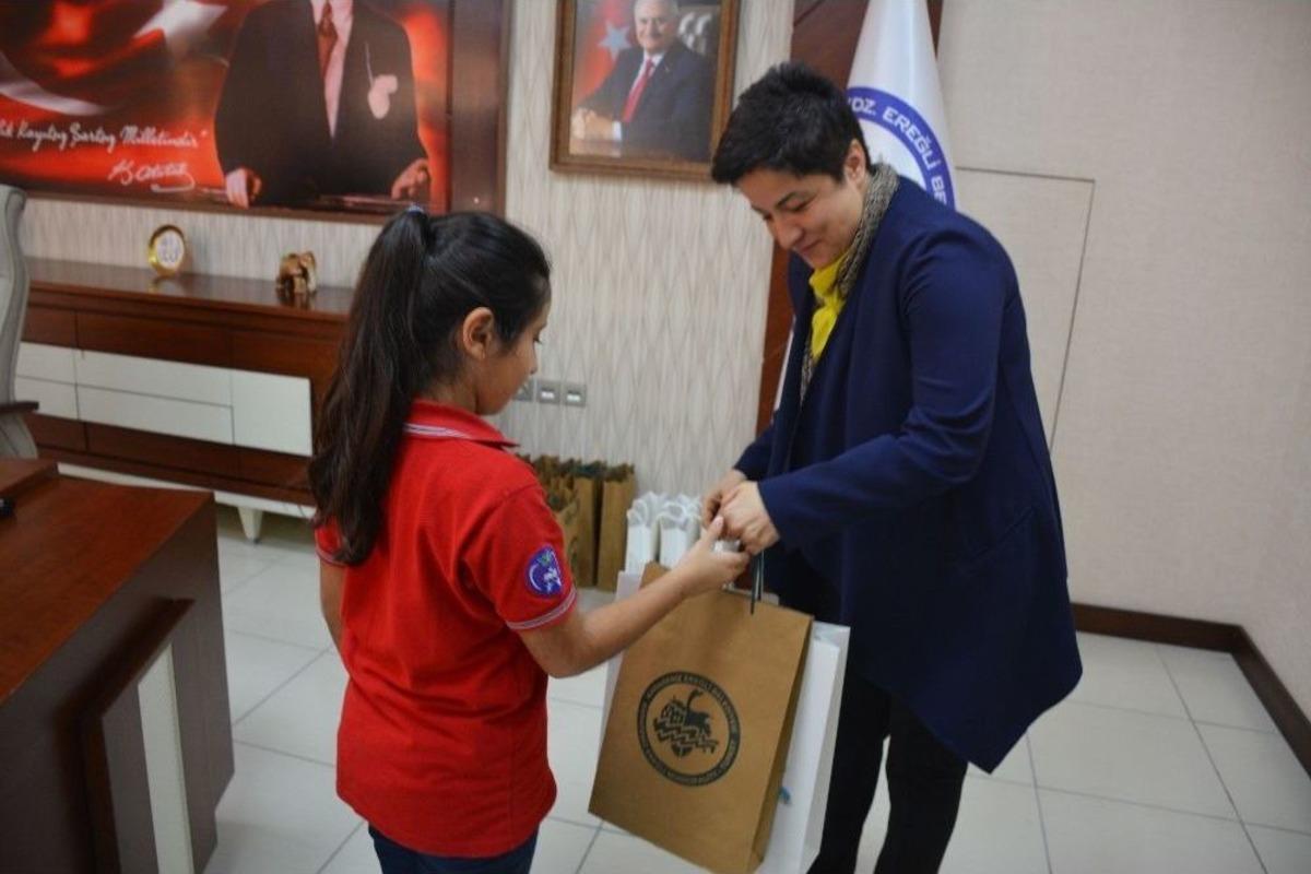 &Ccedil;evreci &Ouml;ğrenciler &Ouml;d&uuml;llendirildi