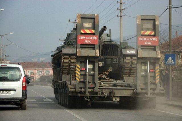 (&ouml;zel) Şehir Merkezinden Kışlaya Taşınan Tanklar Vatandaşı Şaşırttı 3
