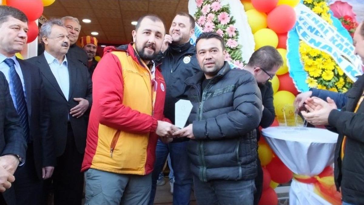 Burhaniye&rsquo;de Galatasaraylılar Derneği A&ccedil;ıldı