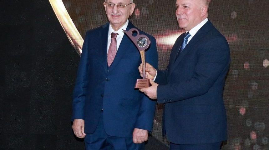 Başkan Sekmen &ldquo;yılın En Başarılı B&uuml;y&uuml;kşehir Belediye Başkanı&rdquo; Se&ccedil;ildi