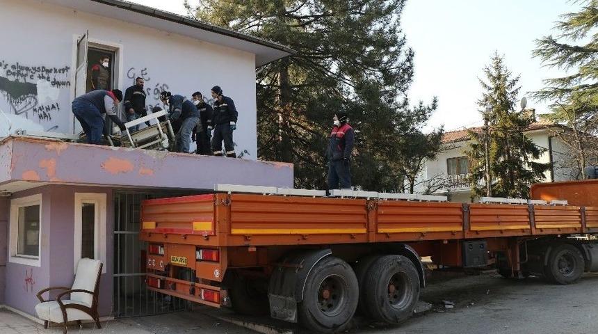 Atıl Vaziyetteki Vatan Hastanesi Yıllar Sonra Boşaltıldı