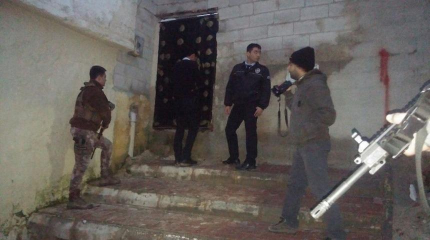 Hırsızlık Su&ccedil;undan Aranan 19 Kişi Yakalandı